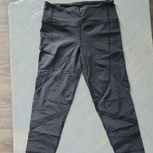 Victoria's Secret Knockout Capris. Black With Mesh Details. Medium.